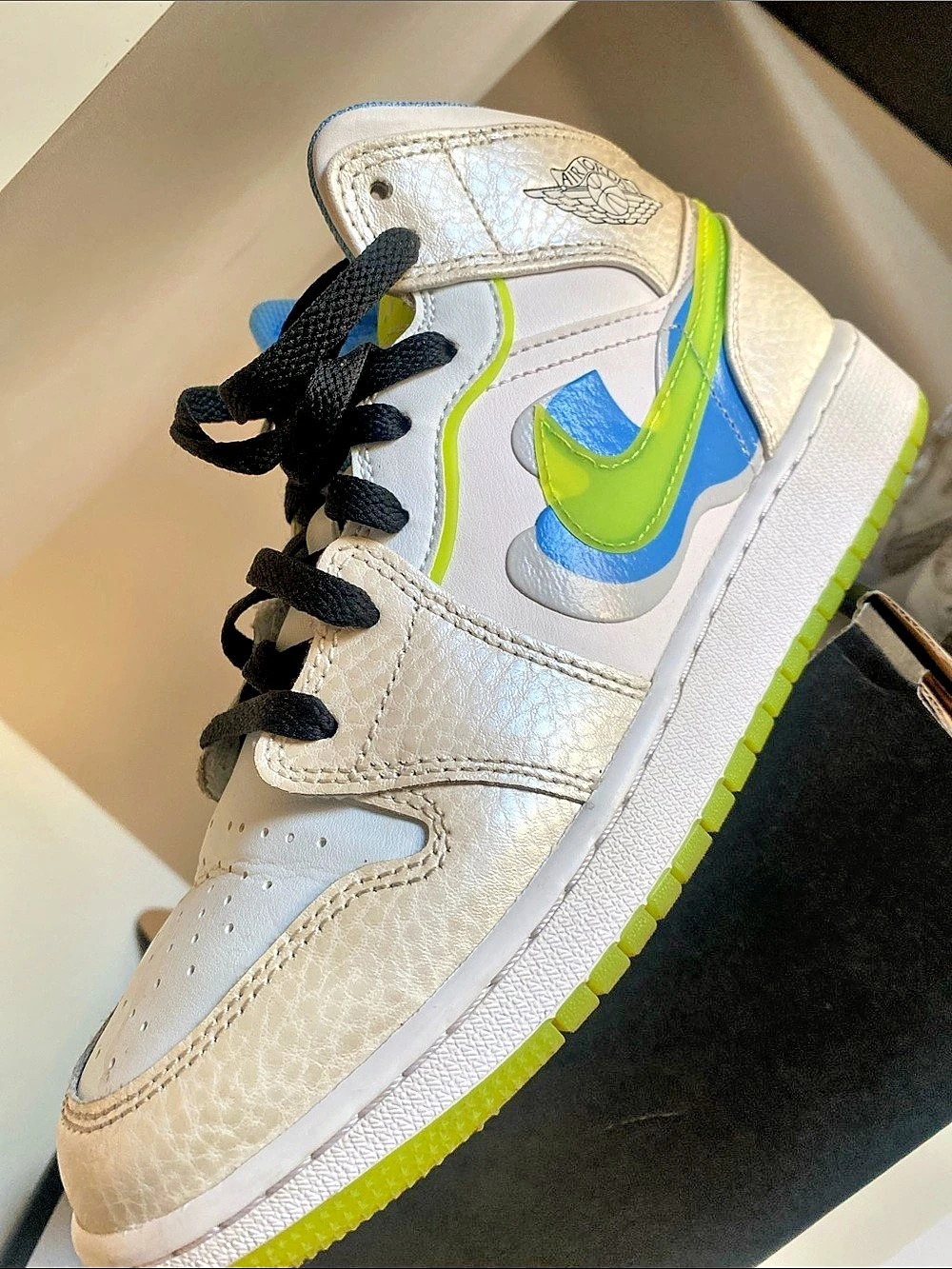 Jordan Air Jordan 1 Mid SE 'Warped Swoosh' (GS) SE 'Warped Swoosh' Sneakers